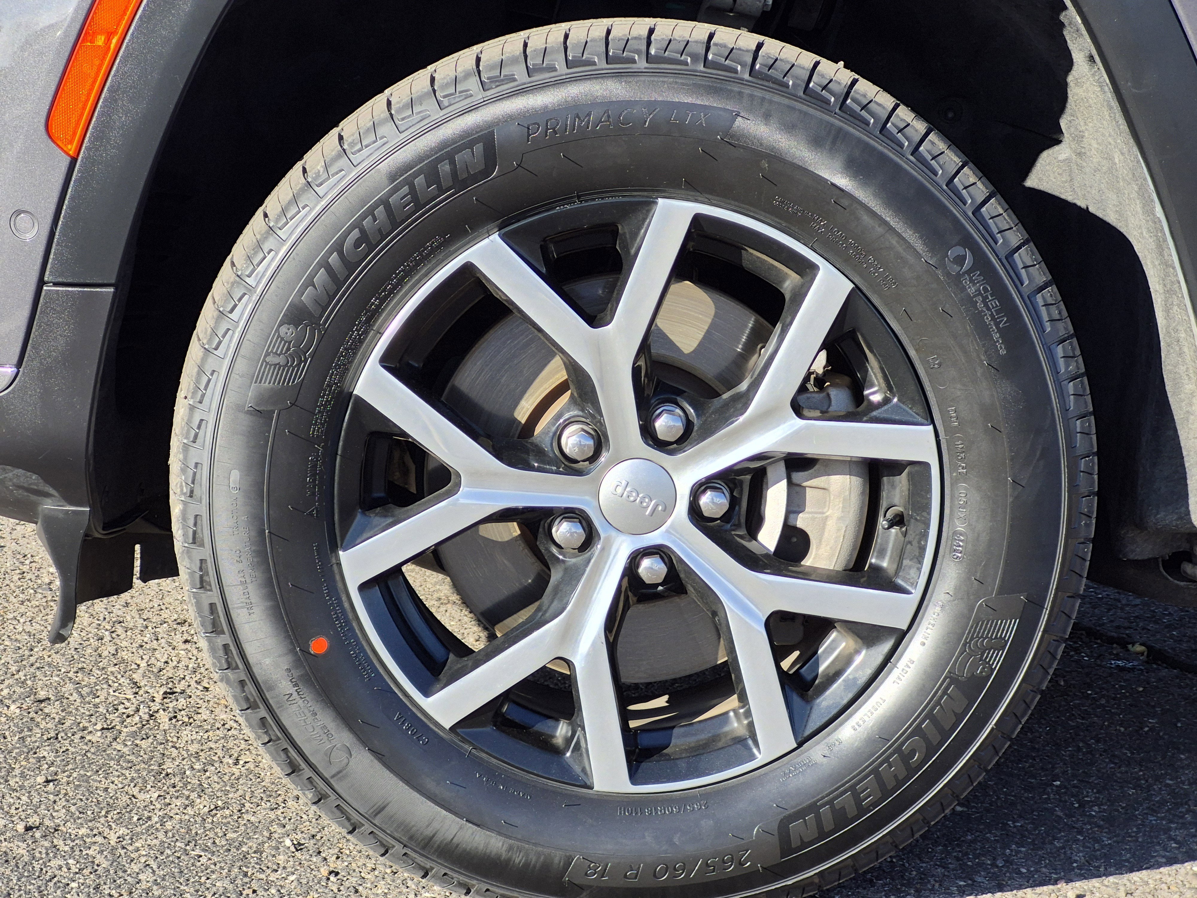 Used 2024 Jeep Grand Cherokee L Limited w/ Luxury Tech Group II image 11