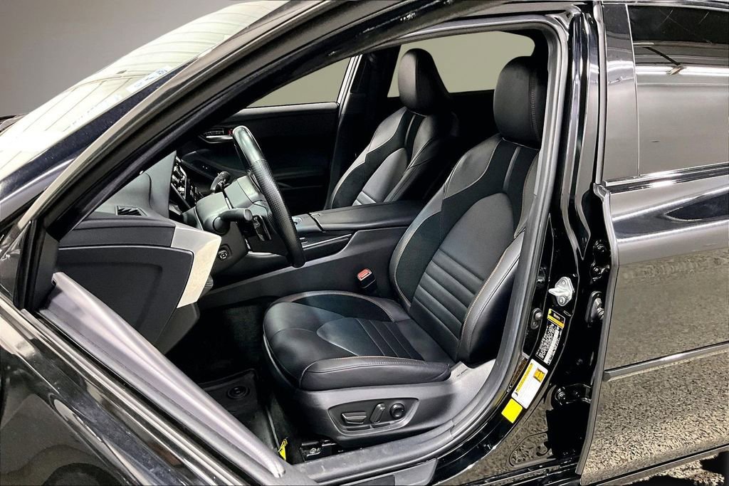 Used 2022 Toyota Avalon Touring w/ Advanced Safety Package image 21