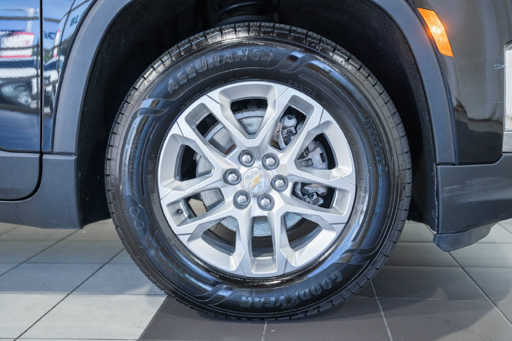 Used 2022 Chevrolet Traverse LS AWD/4WD image 12