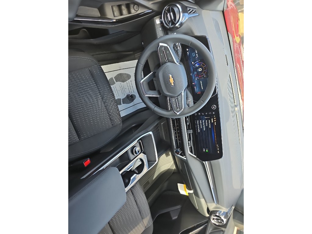 New 2026 Chevrolet Equinox LT w/ Safety and Technology Package FWD image 9