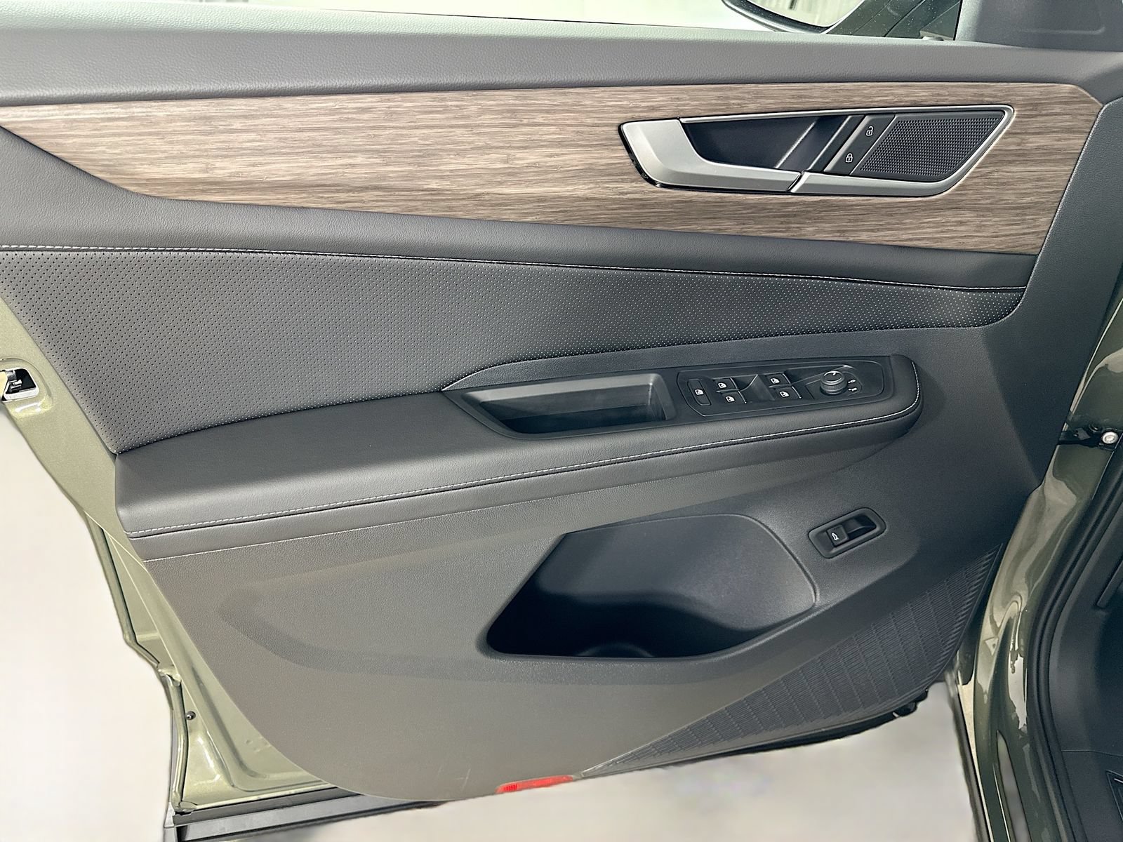 New 2026 Volkswagen Atlas SEL AWD/4WD image 16