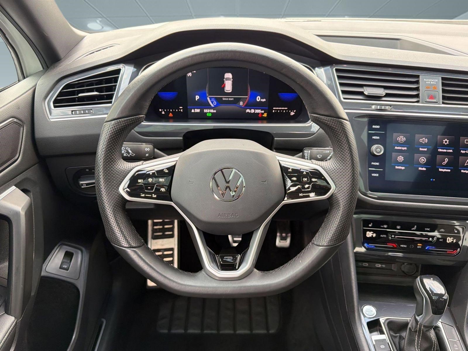 Used 2022 Volkswagen Tiguan SE R-Line image 26