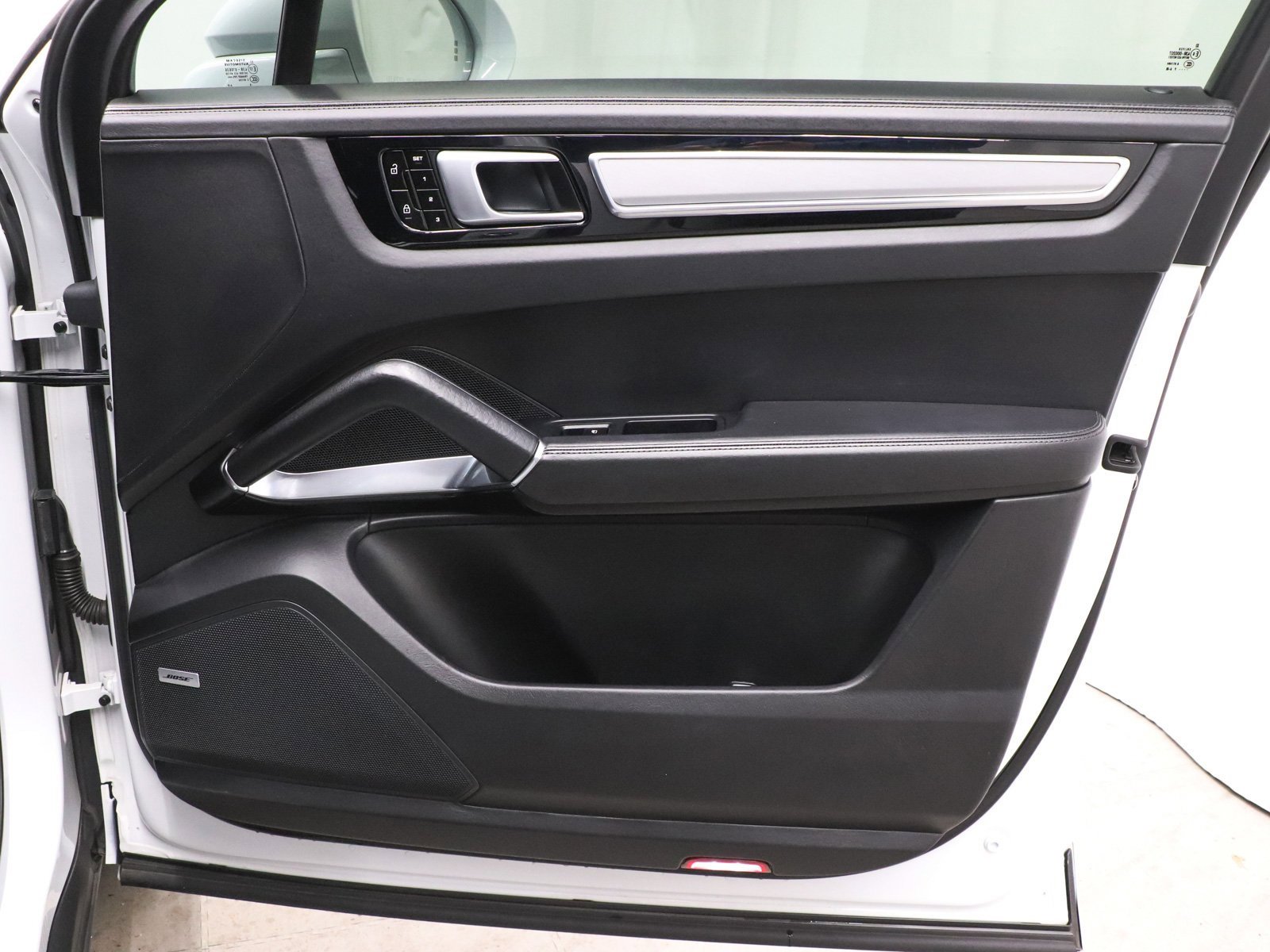 Used 2020 Porsche Cayenne Turbo image 18