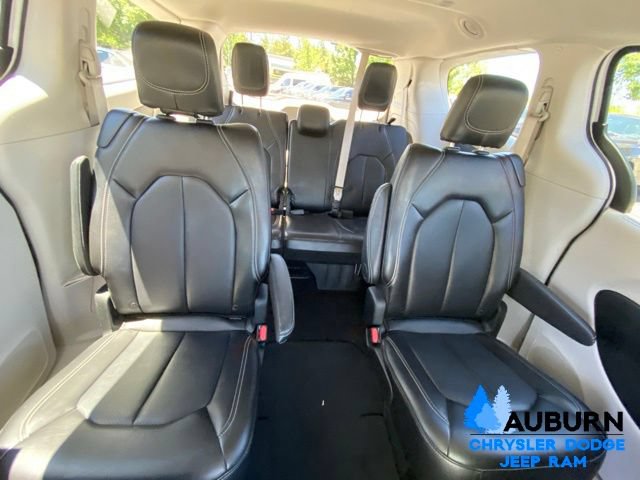 Used 2024 Chrysler Pacifica Touring-L FWD image 24