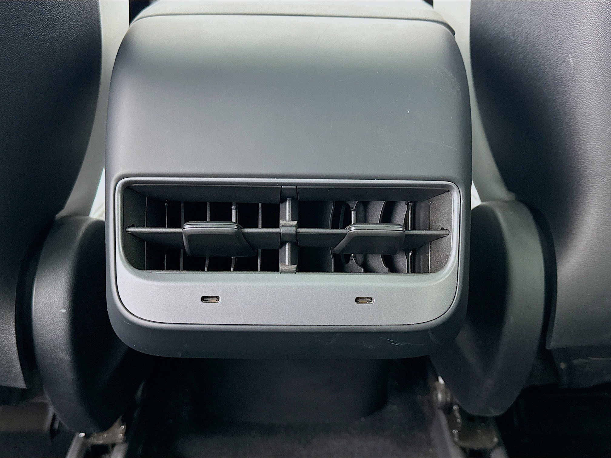 Used 2024 Tesla Model Y Long Range AWD/4WD image 17