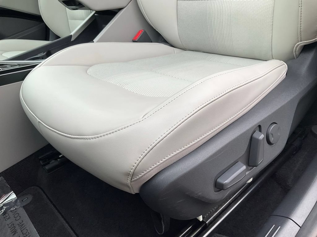 Used 2023 Kia Niro Wind FWD image 16