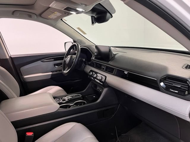 Used 2024 Honda Pilot Touring image 11