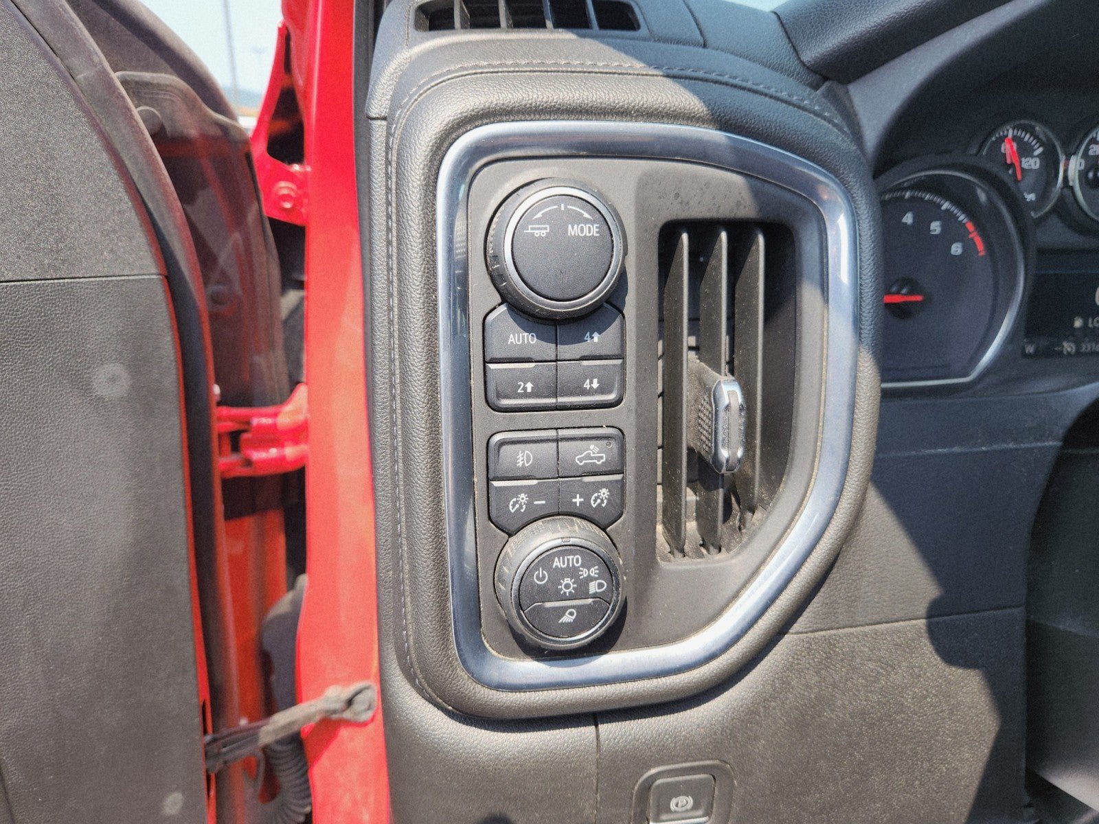Used 2022 Chevrolet Silverado 1500 LT Trail Boss w/ Safety Package AWD/4WD image 34