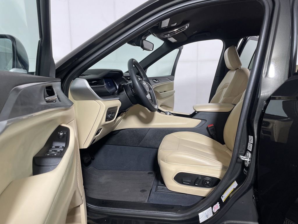 Used 2023 Jeep Grand Cherokee L Limited image 9