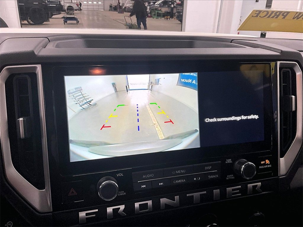 Used 2025 Nissan Frontier SV image 19