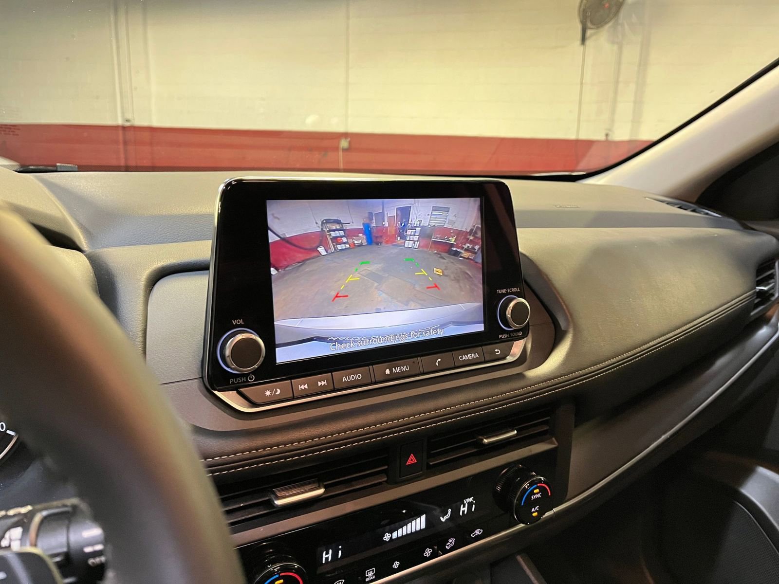 Used 2025 Nissan Rogue SV image 17