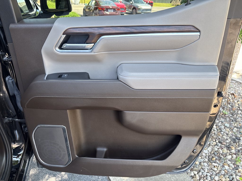 Certified 2025 GMC Sierra 1500 4x4 Crew Cab SLT image 38