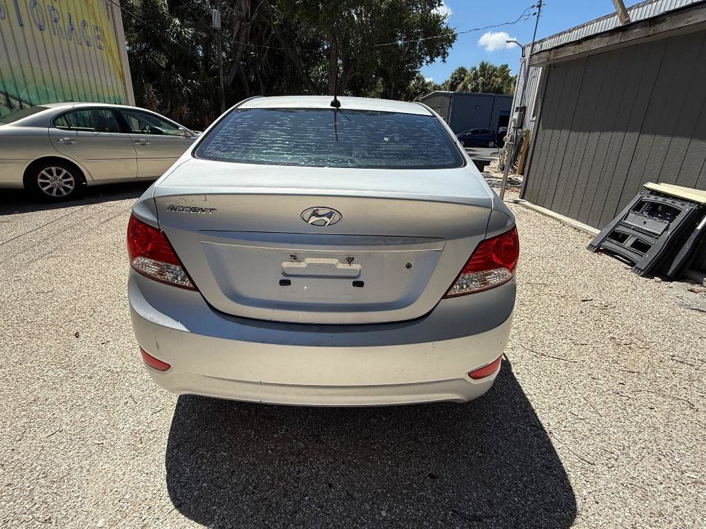 Used 2012 Hyundai Accent GLS w/ Premium Pkg 3 FWD image 4