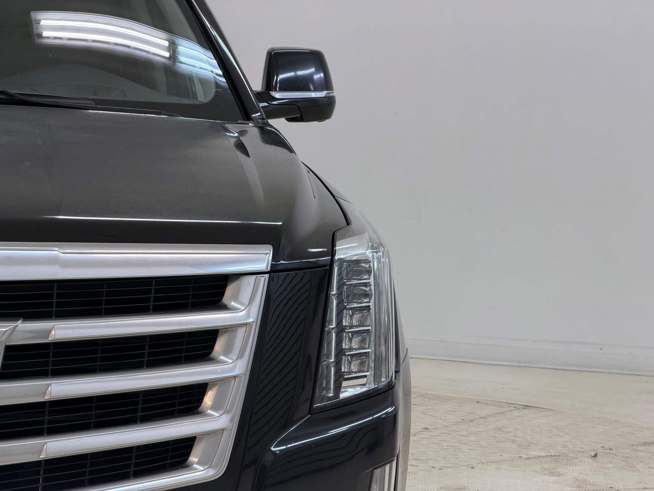 Used 2016 Cadillac Escalade Premium image 11