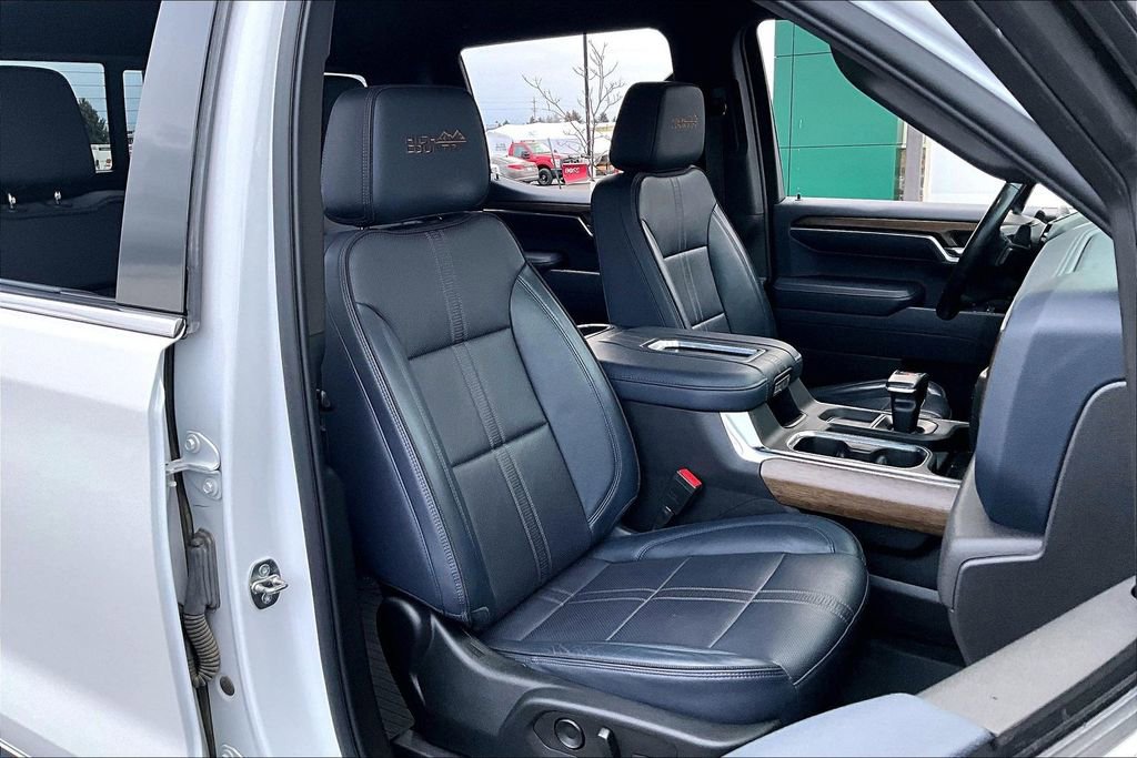 Used 2022 Chevrolet Silverado 1500 High Country w/ Z71 Off-Road Package AWD/4WD image 7