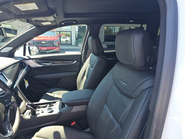 New 2025 Cadillac XT6 Sport w/ Technology Package image 37