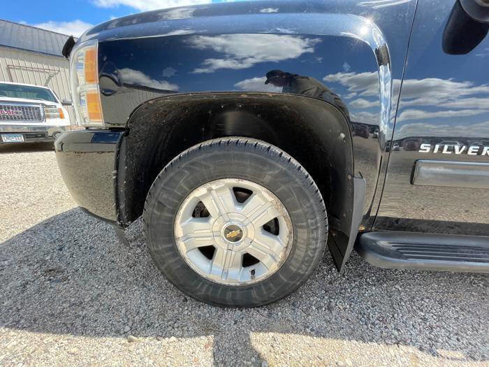 Used 2011 Chevrolet Silverado 1500 LTZ w/ LTZ Plus Package AWD/4WD image 11