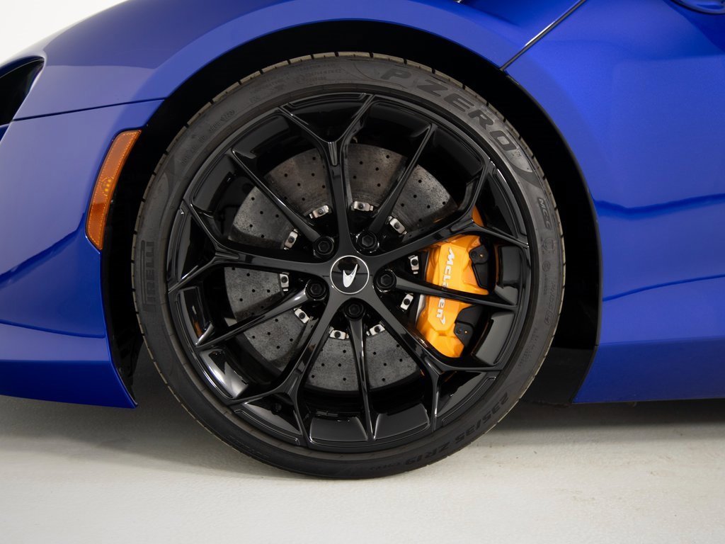 Used 2024 McLaren Artura image 9