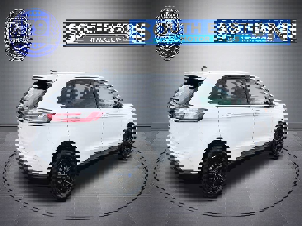 Used 2021 Ford Edge SE image 7