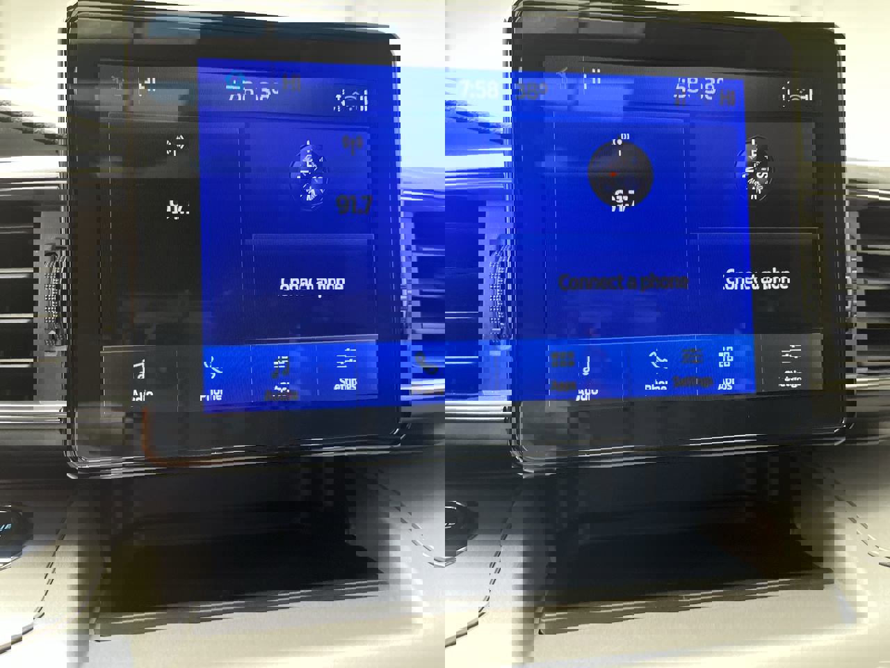 Used 2022 Ford Explorer XLT w/ Equipment Group 202A image 22