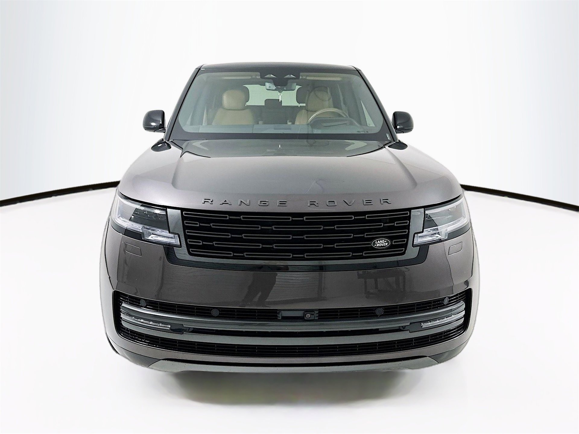Used 2025 Land Rover Range Rover SE image 2