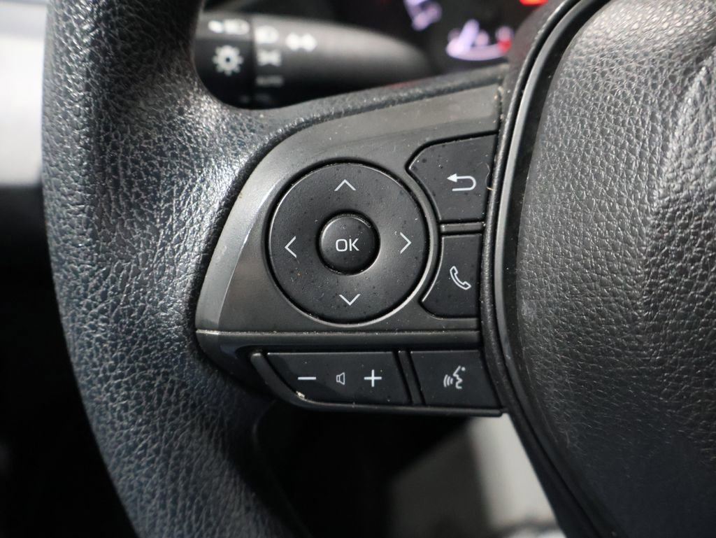 Used 2021 Toyota Corolla LE image 29