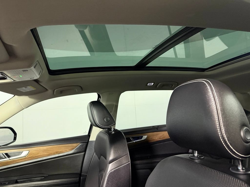Used 2024 Volkswagen Atlas SE w/ Panoramic Sunroof Package FWD image 18