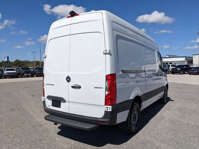 Used 2025 Mercedes-Benz Sprinter 2500 image 4