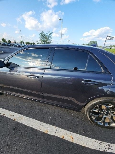 Used 2015 Chrysler 300 S RWD image 16
