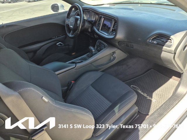 Used 2019 Dodge Challenger R/T w/ Driver Convenience Group RWD image 11