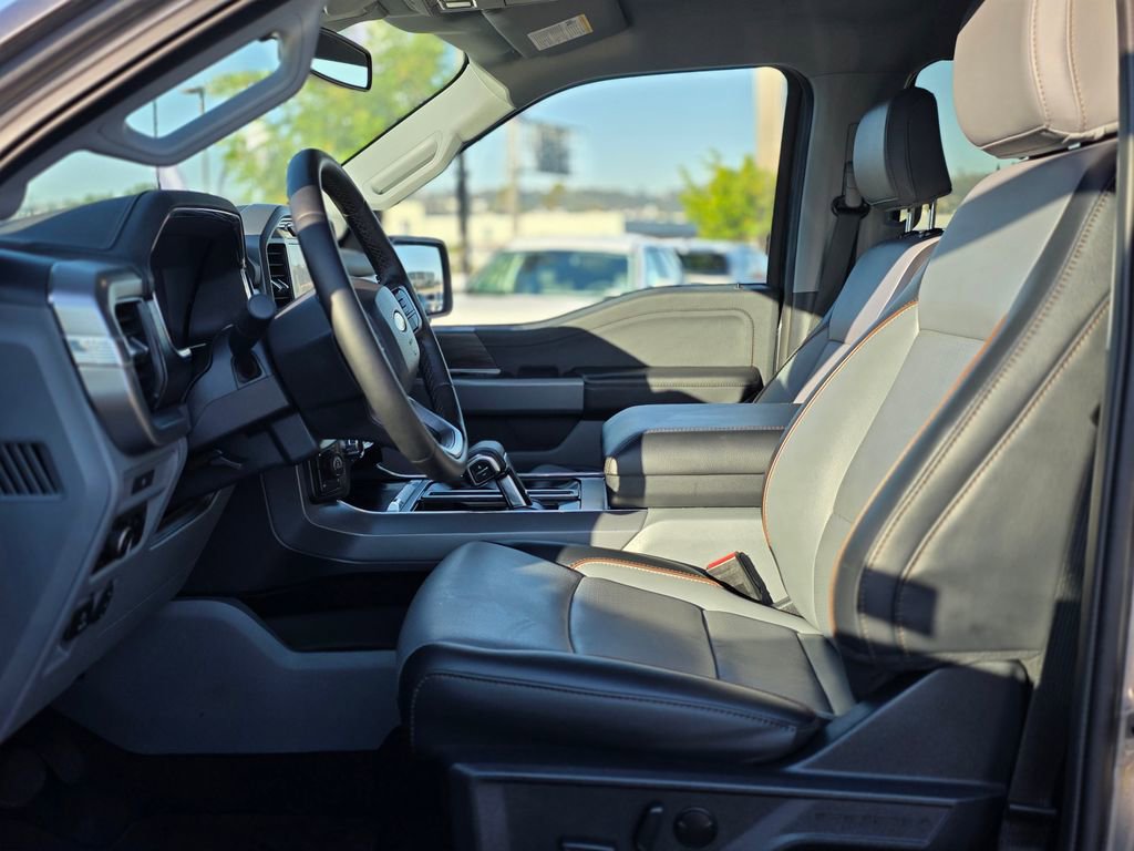 Used 2025 Ford F150 Lariat w/ Equipment Group 501A Mid image 11