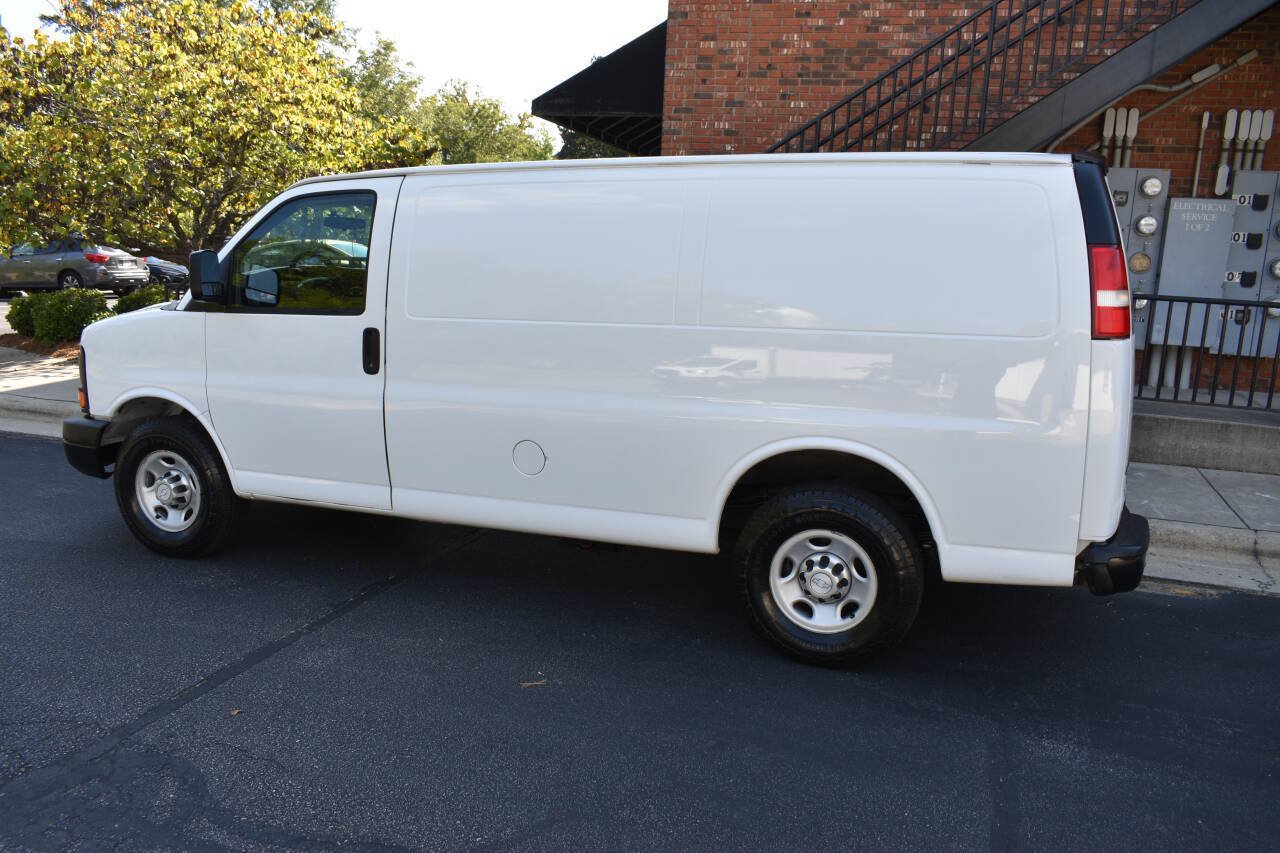 Used 2015 Chevrolet Express 2500 RWD image 40