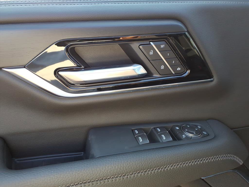 New 2026 GMC Yukon XL Denali image 9