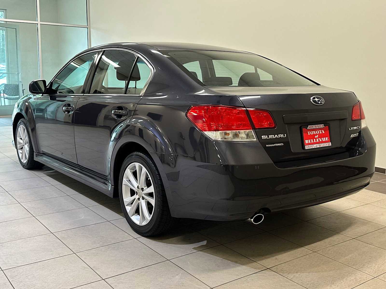 Used 2013 Subaru Legacy 2.5i Premium w/ All-Weather Pkg AWD/4WD image 4