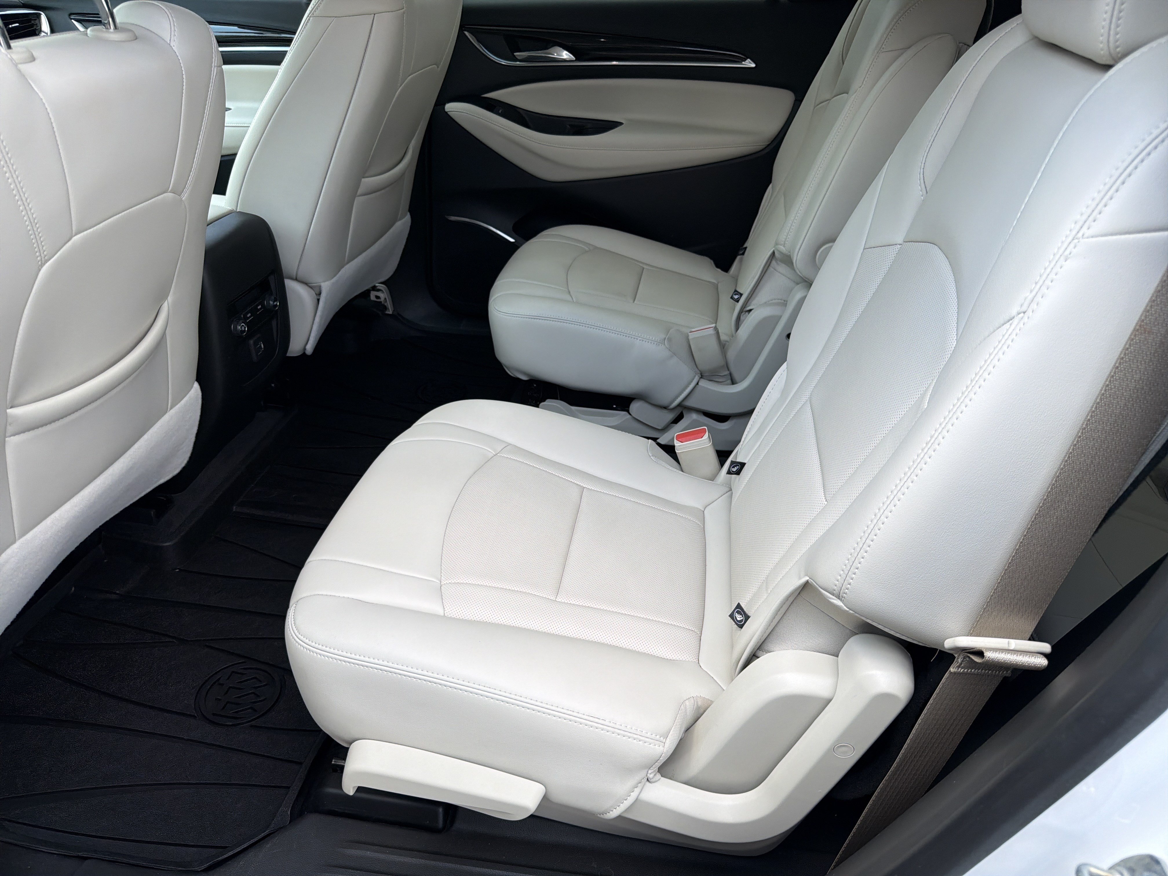 Certified 2023 Buick Enclave Essence w/ Experience Buick Package FWD image 22