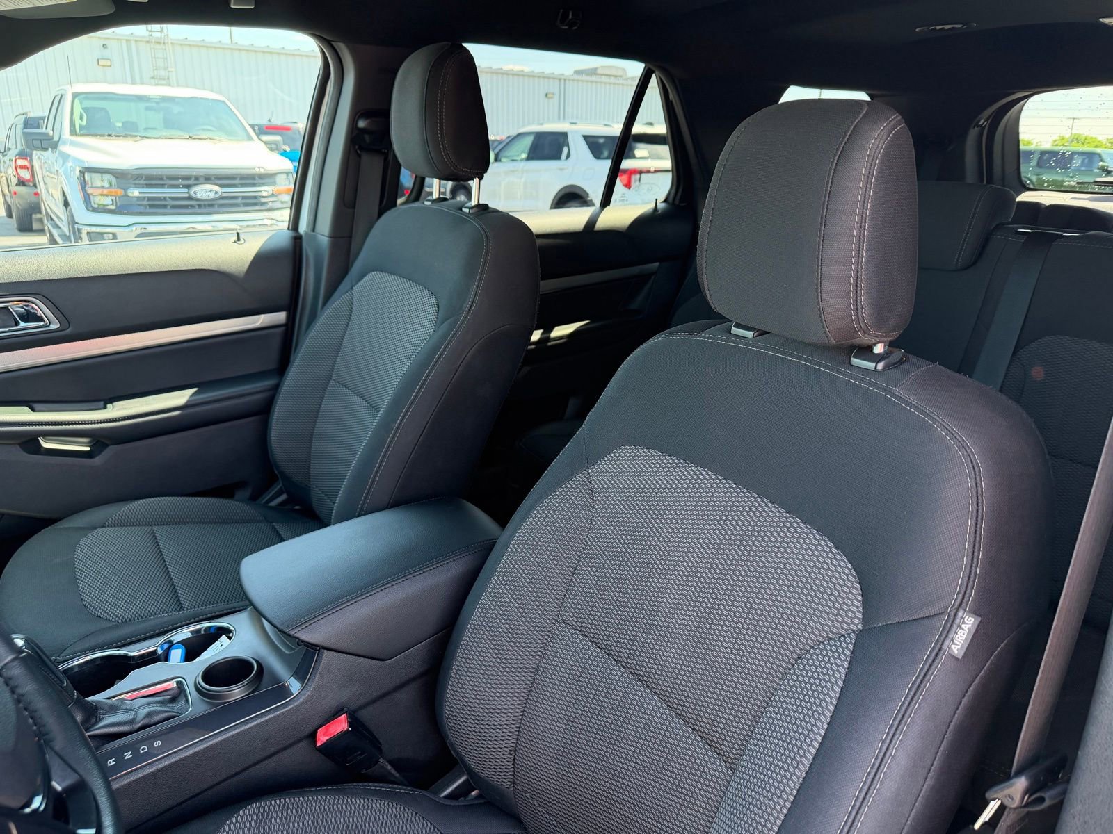 Used 2018 Ford Explorer XLT FWD image 12