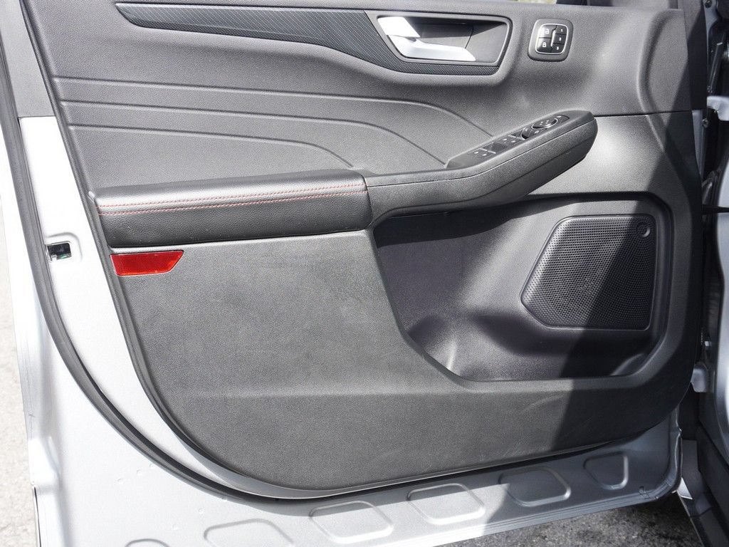 Used 2023 Ford Escape ST-Line Elite AWD/4WD image 22