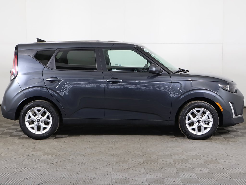 Used 2024 Kia Soul LX w/ Option Group 015 image 17