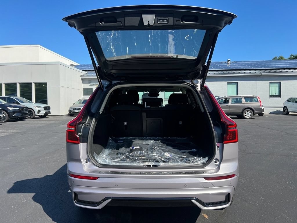 New 2026 Volvo XC60 B5 Plus w/ Protection Package Premier AWD/4WD image 29