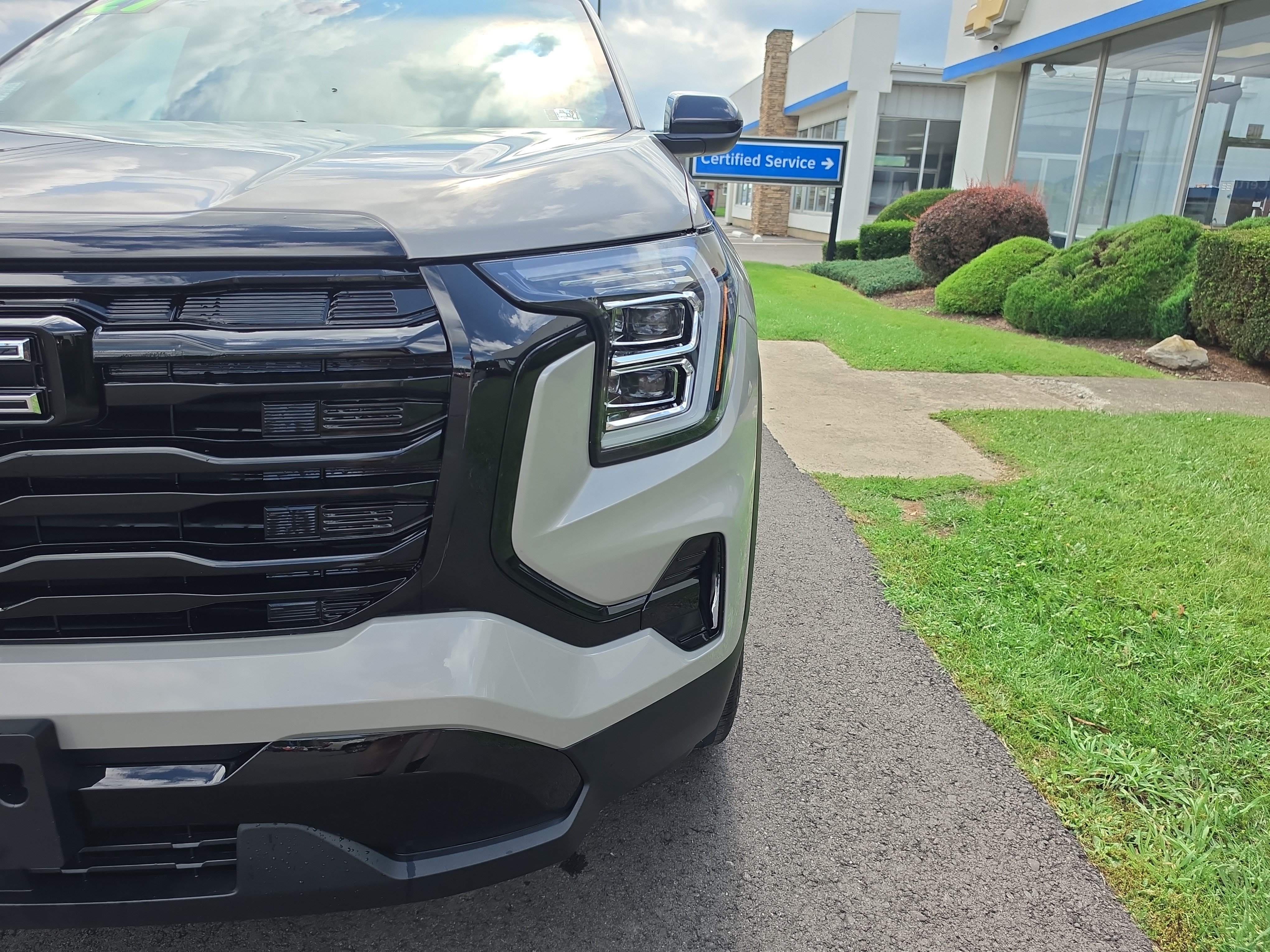 New 2027 GMC Terrain Elevation w/ Elevation Premium Package AWD/4WD image 10
