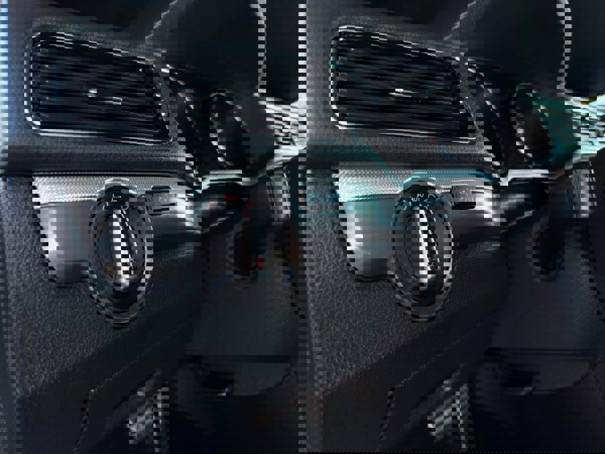 Used 2017 Volkswagen Passat 1.8T R-Line image 37