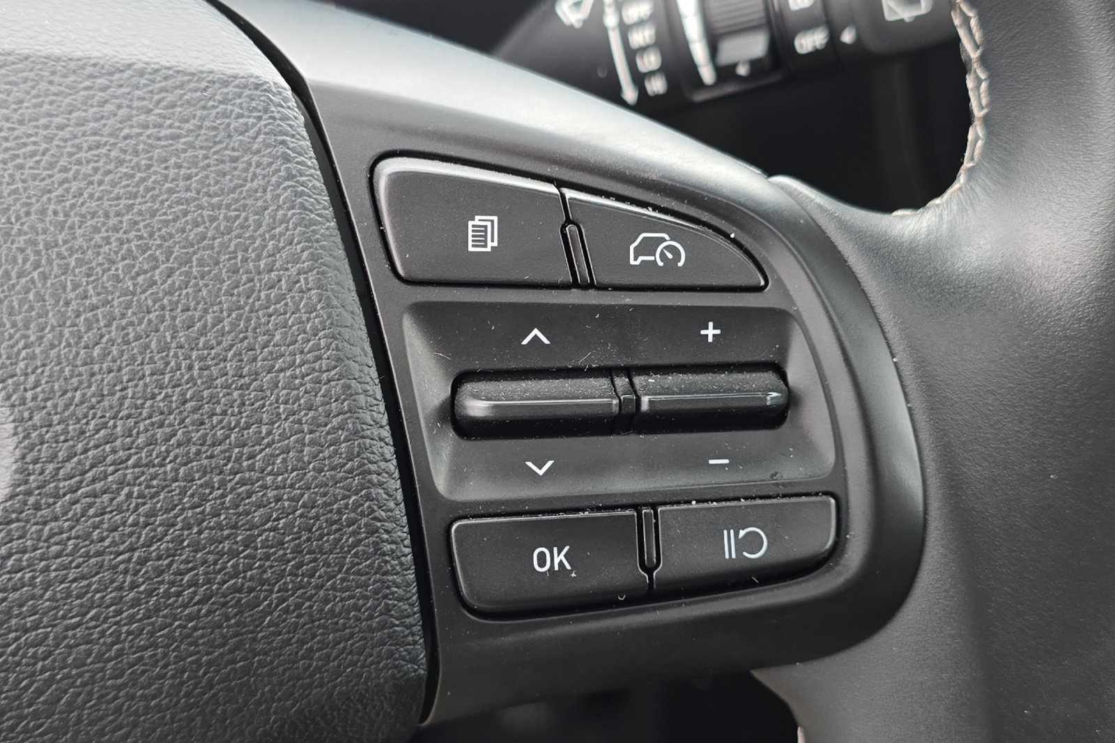 Certified 2026 Hyundai Venue SEL FWD image 26