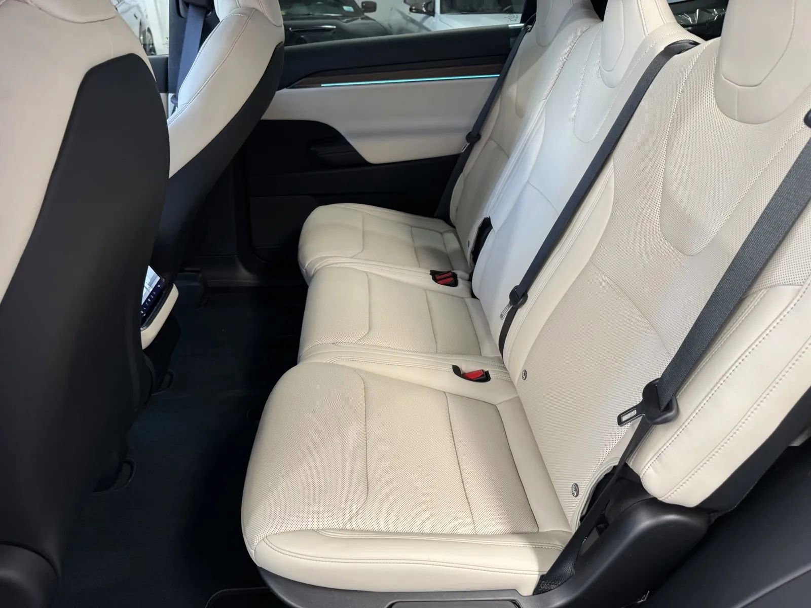 Used 2026 Tesla Model X AWD/4WD image 9