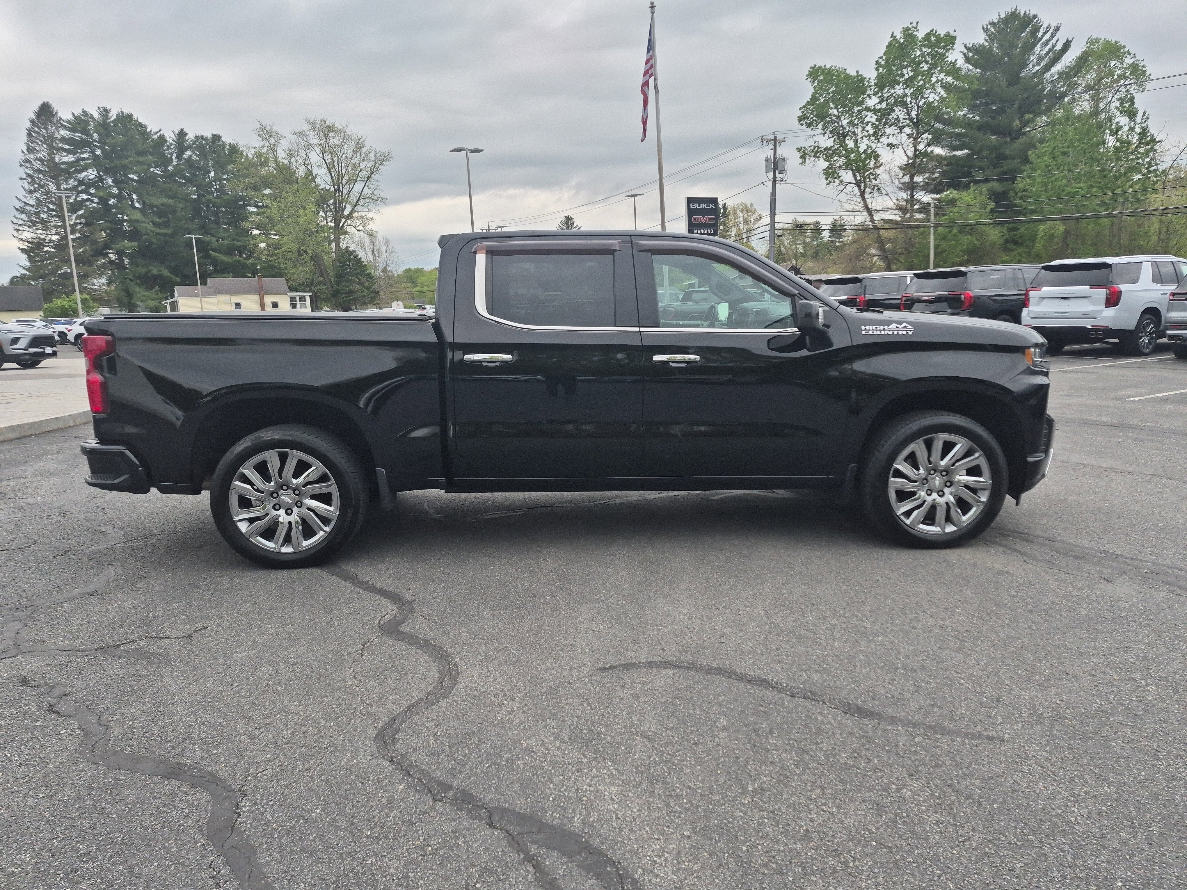 Used 2019 Chevrolet Silverado 1500 High Country w/ High Country Premium Package AWD/4WD image 6