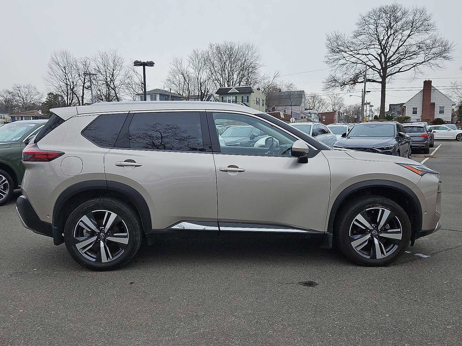 Used 2022 Nissan Rogue Platinum w/ Head-Up Display Package image 26