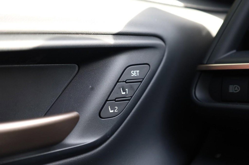 New 2025 Toyota Crown Platinum image 19