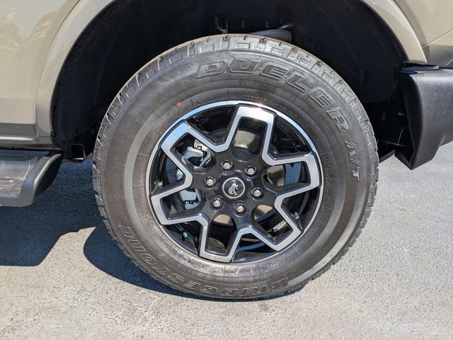 Used 2025 Ford Bronco Outer Banks AWD/4WD image 14