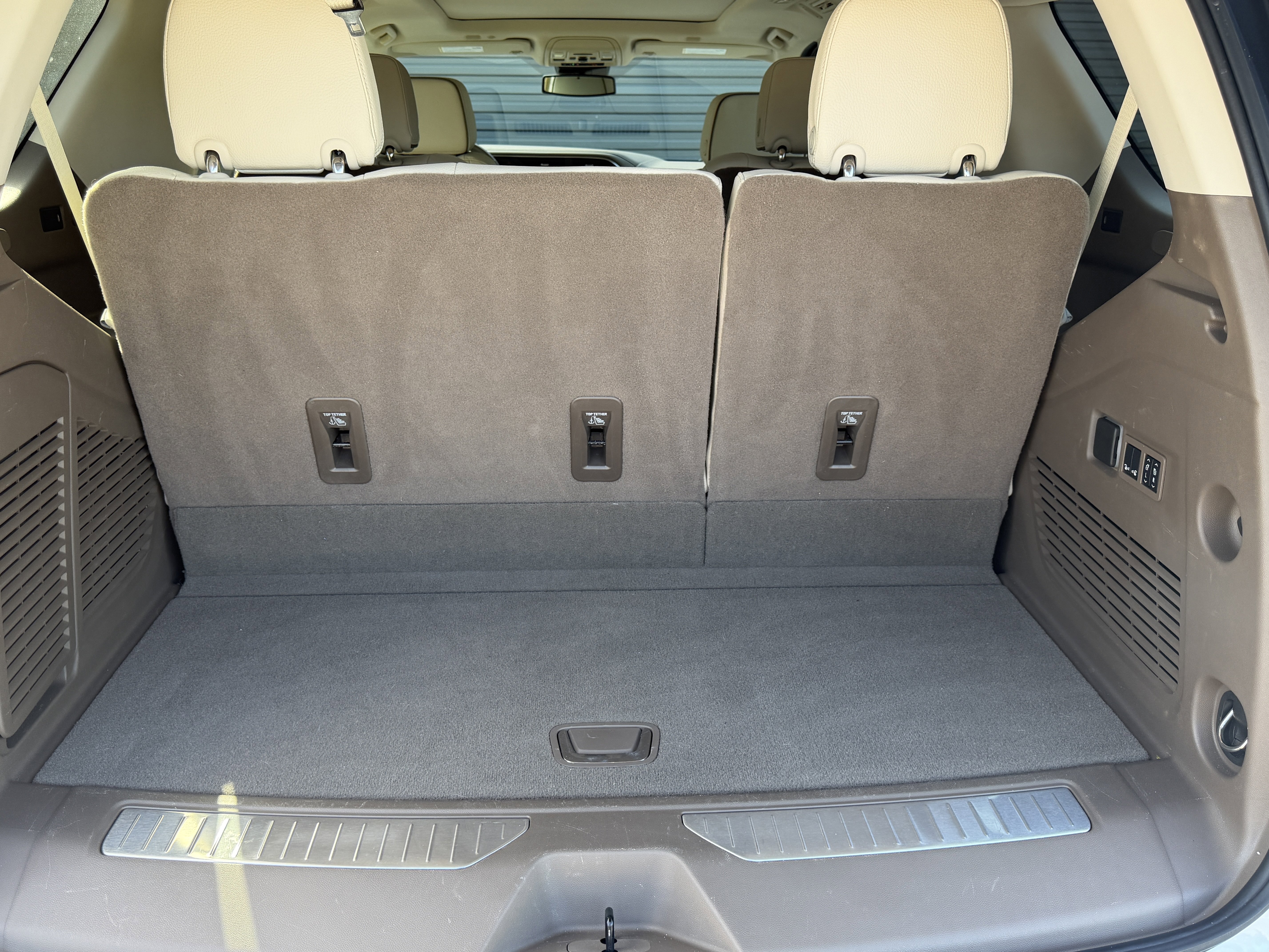 Used 2024 GMC Yukon Denali image 28