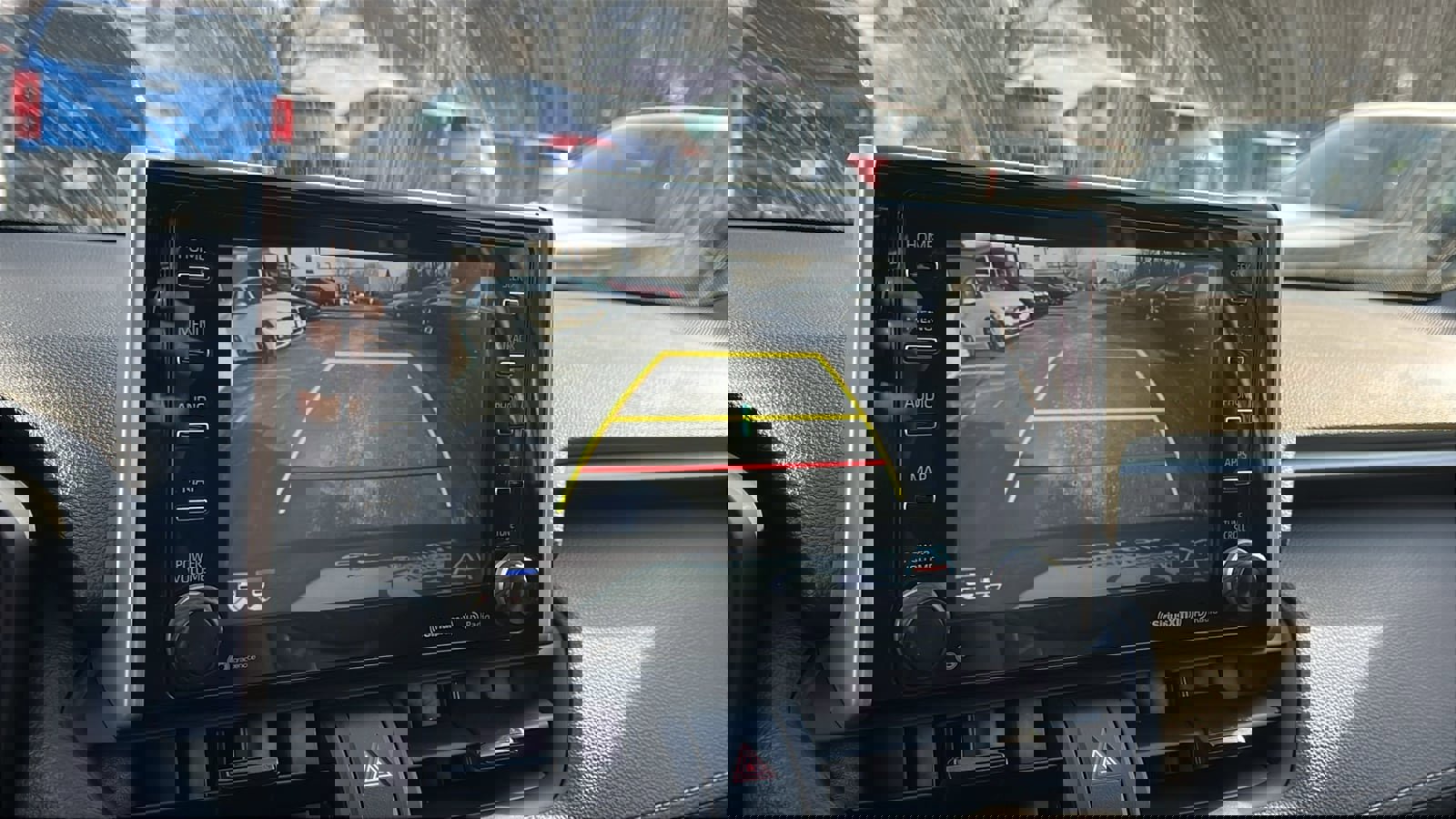 Used 2021 Toyota RAV4 XLE w/ Convenience Package image 18