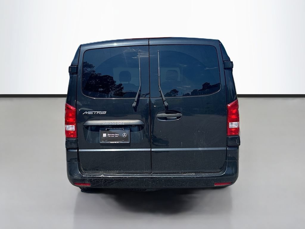 Used 2018 Mercedes-Benz Metris Passenger image 4